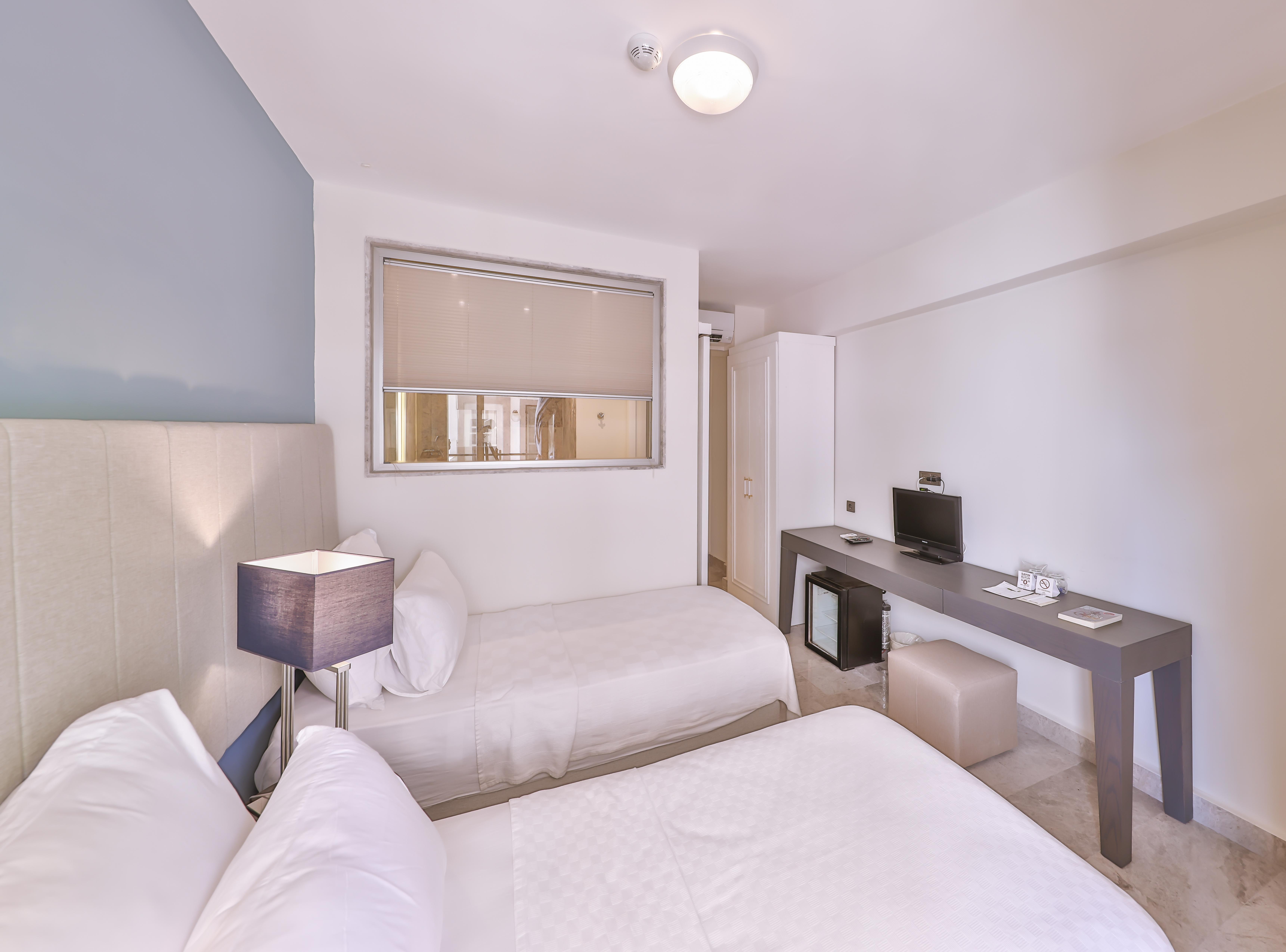 Hera Hotel คาช ภายนอก รูปภาพ